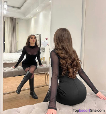 Monika escort