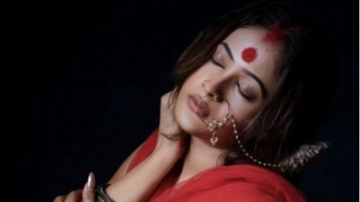 Surprise a lady of independent Kolkata escort service with spontaneity and cheer